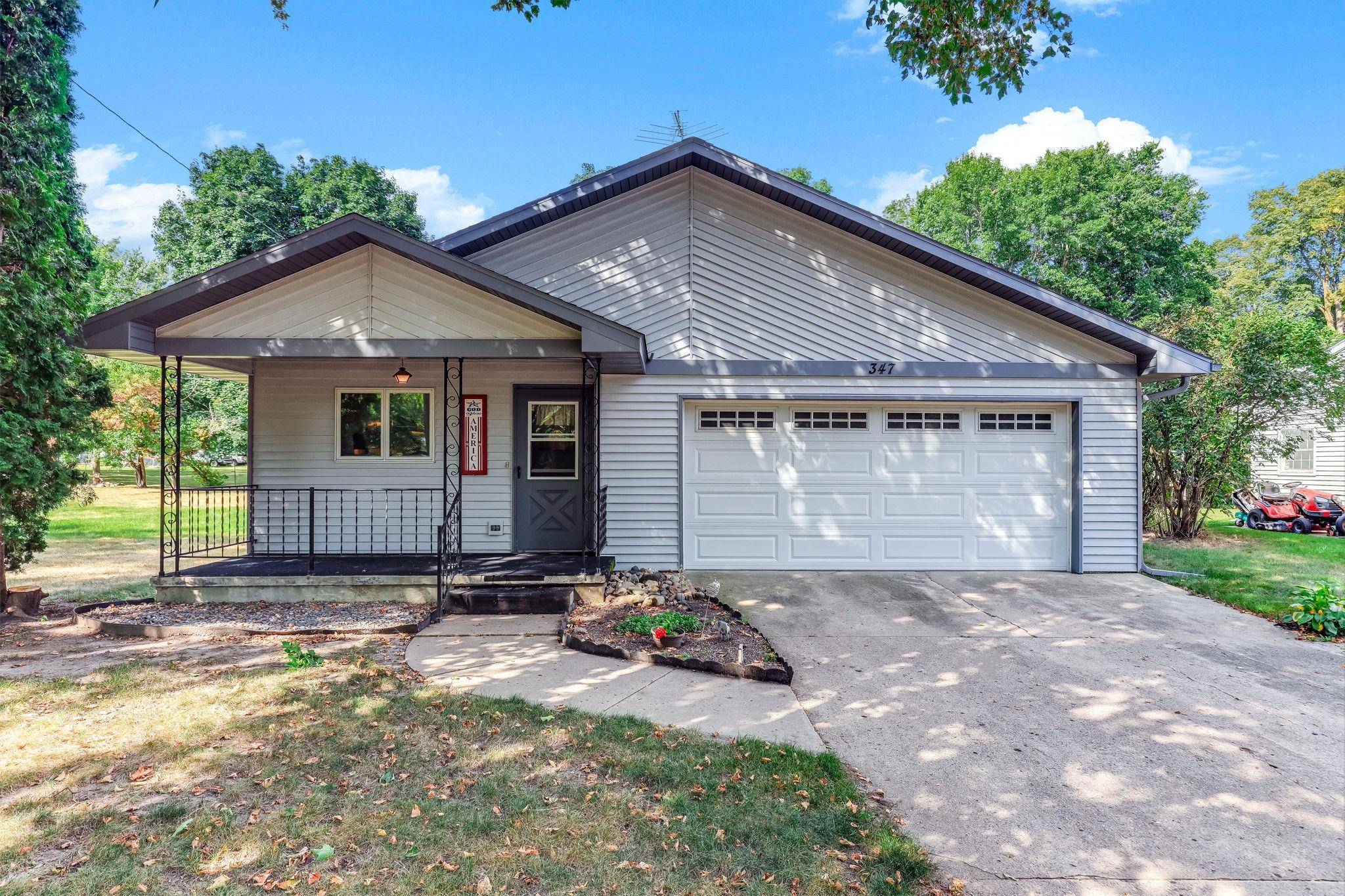 347 Spruce DR E, Annandale, MN 55302