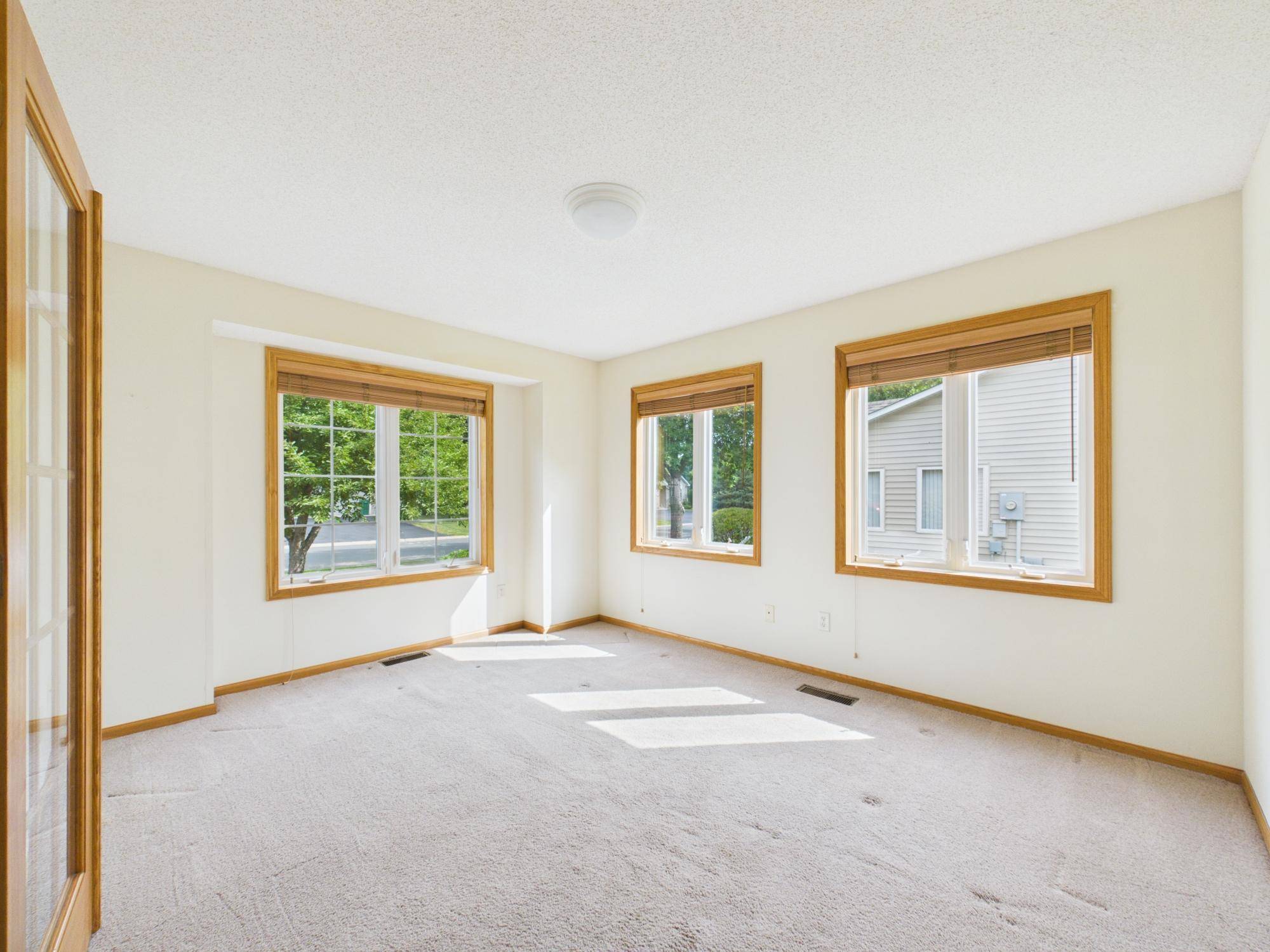 920 Evergreen CT, Vadnais Heights, MN 55127