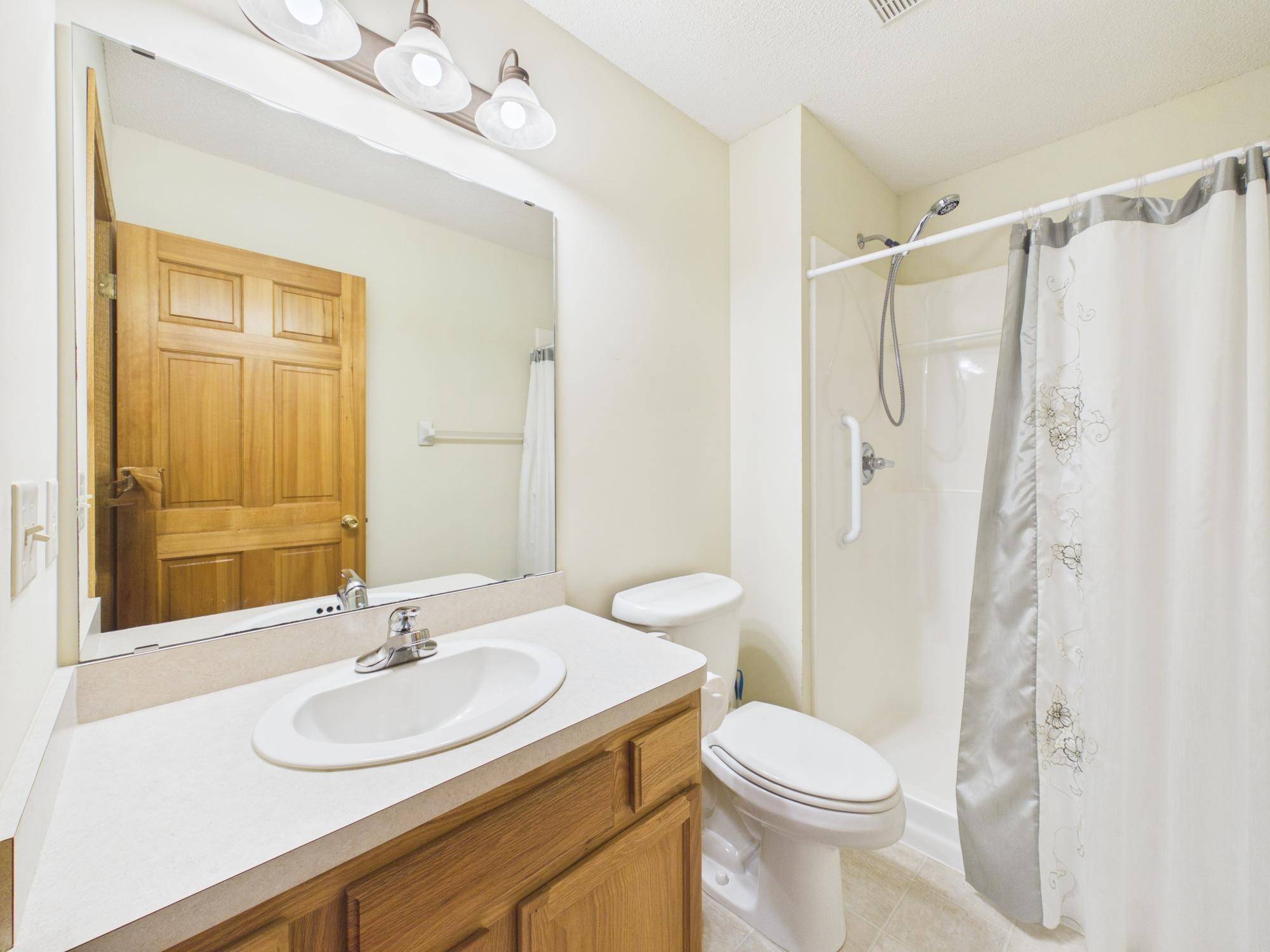 920 Evergreen CT, Vadnais Heights, MN 55127