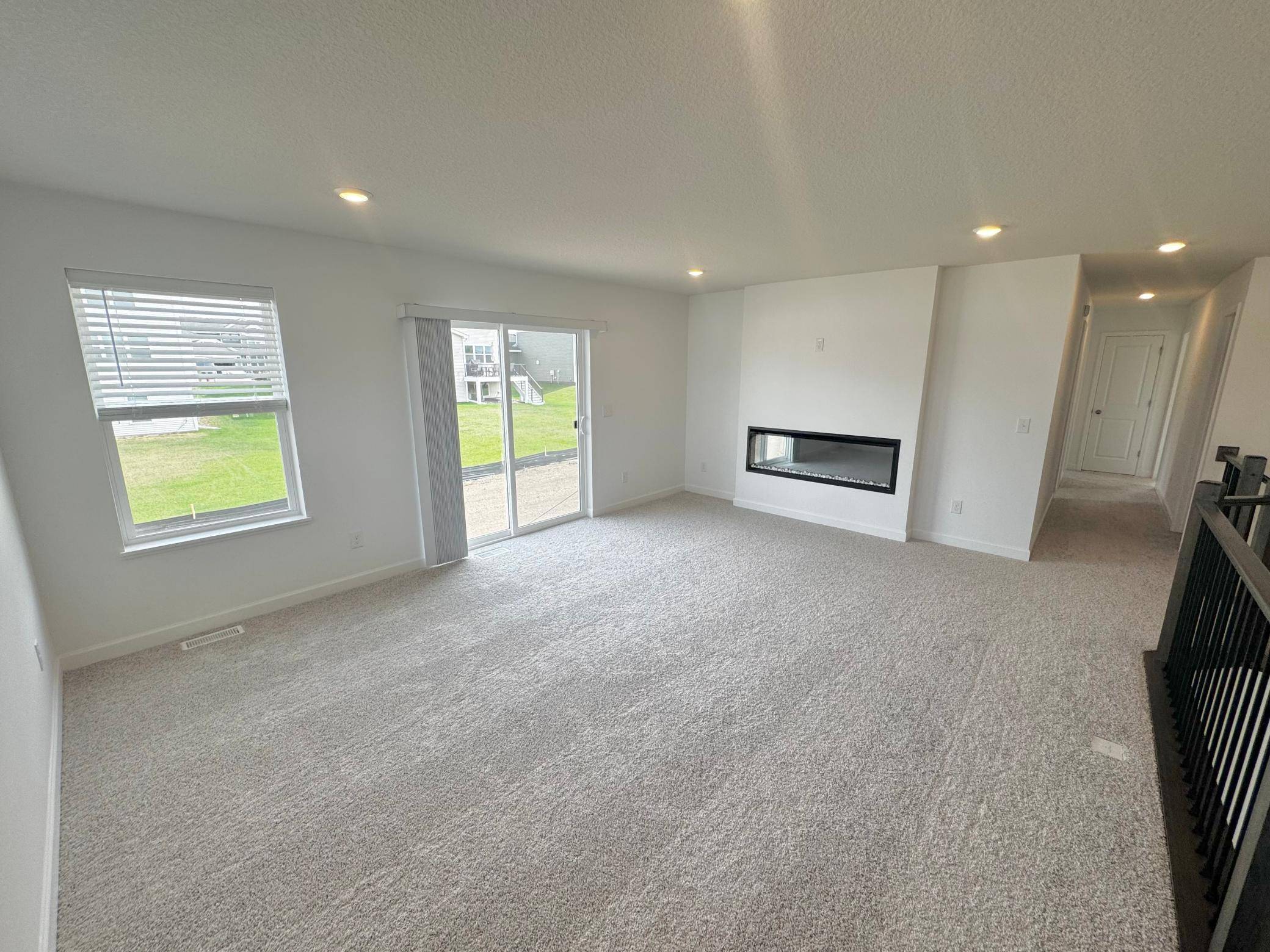 1910 Dogwood CT, Carver, MN 55315
