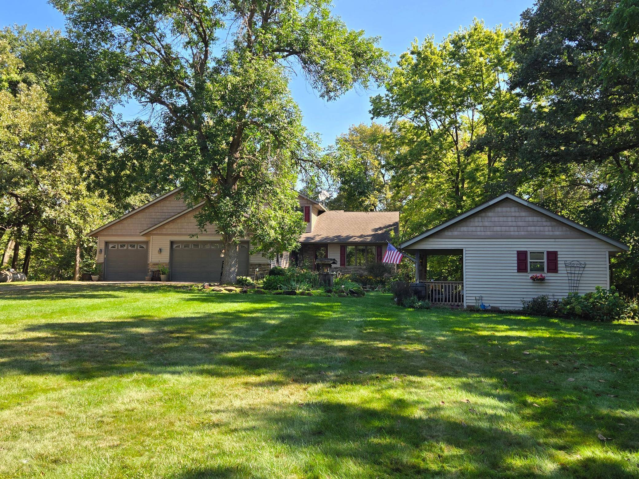 17500 Blackbird TRL, Hastings, MN 55033