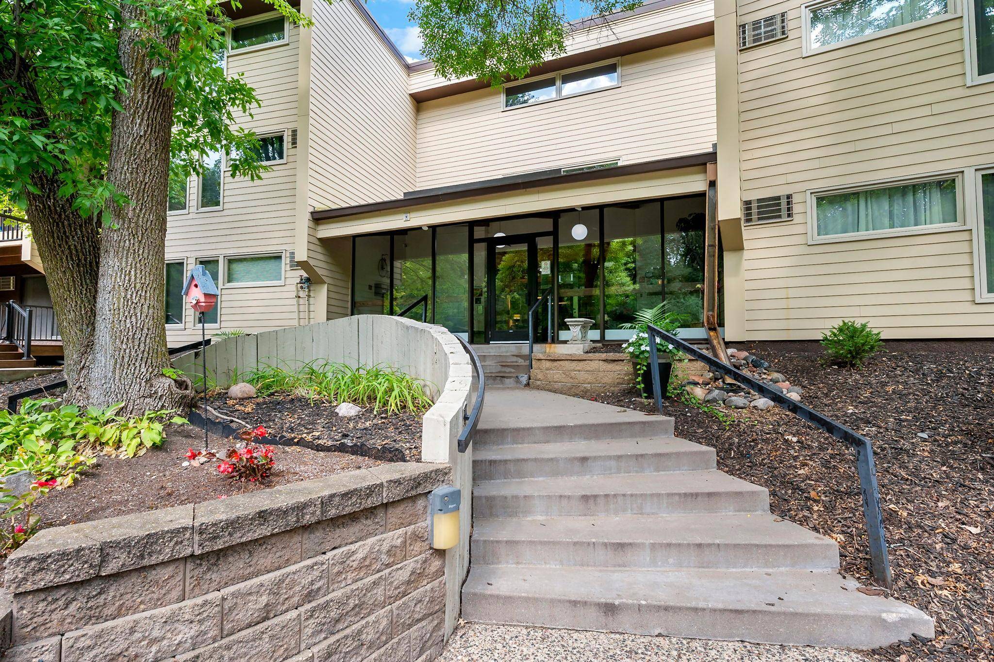 12600 Parkwood DR #316, Burnsville, MN 55337
