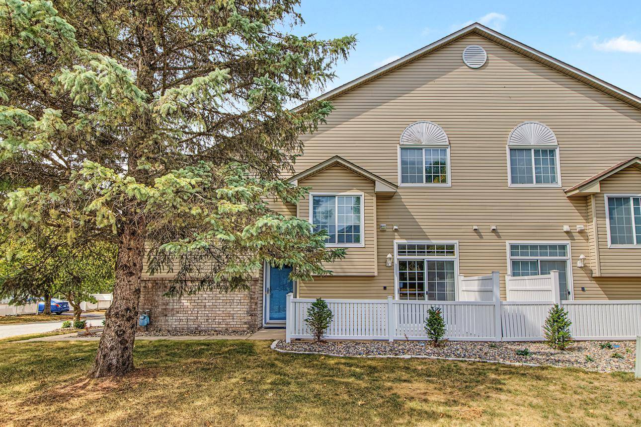 2802 Mallard DR, Woodbury, MN 55125