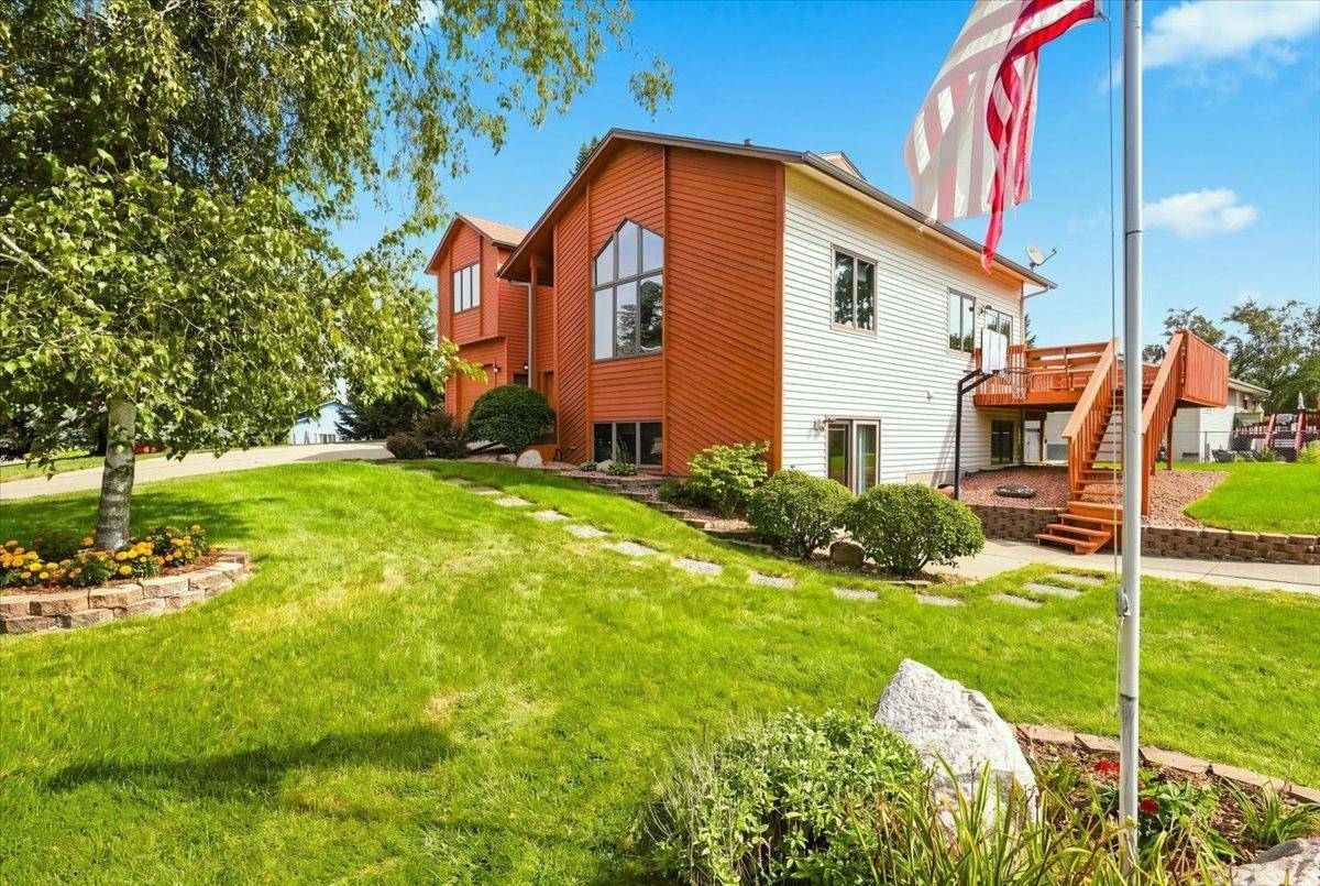 8006 Cooper AVE, Inver Grove Heights, MN 55076