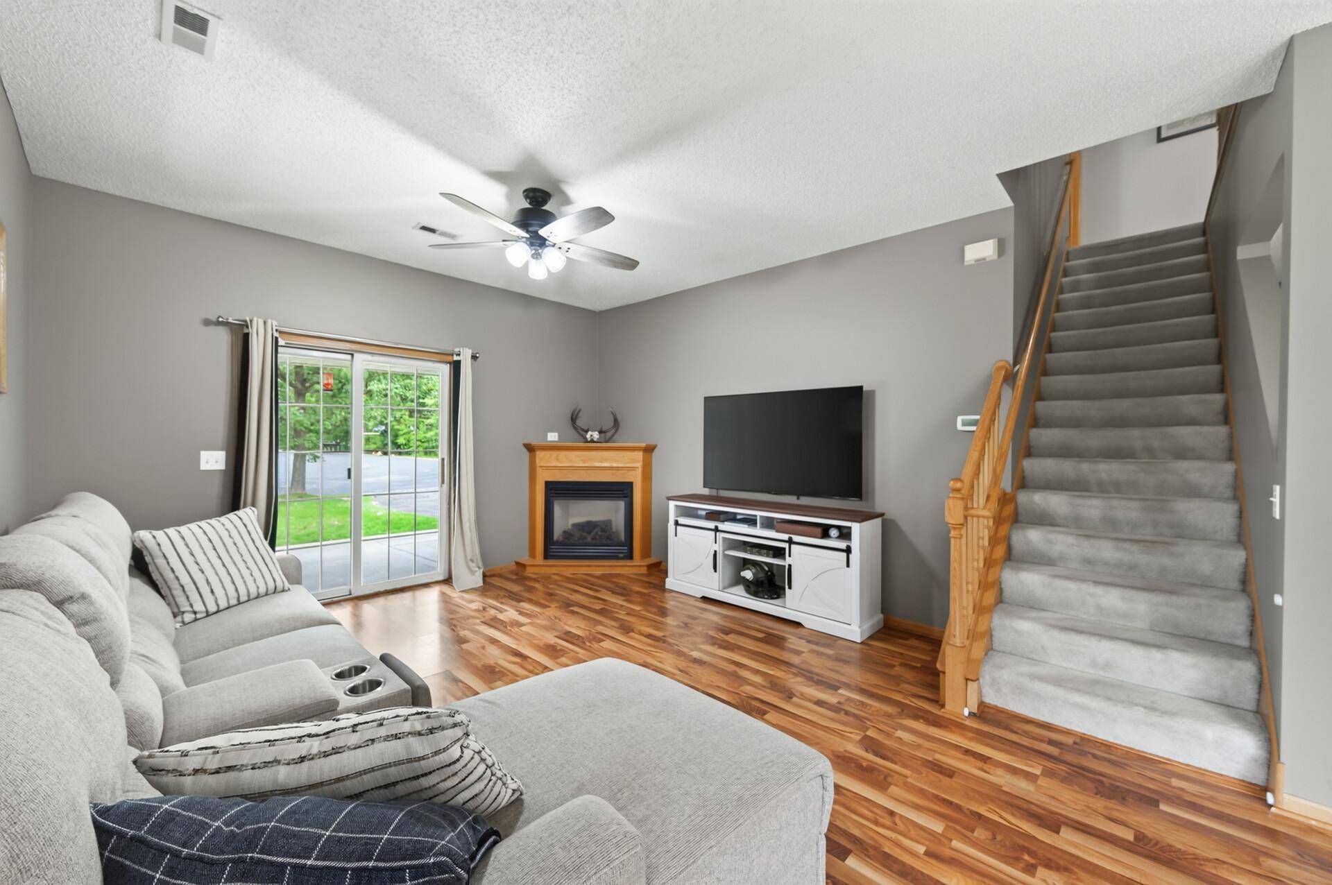 7803 Oak CT, Lino Lakes, MN 55014