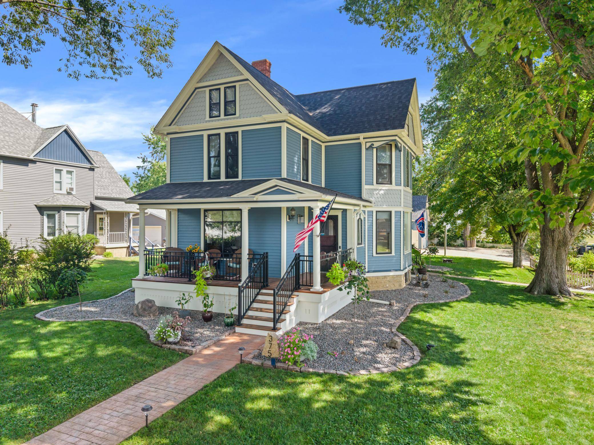 375 4th ST SW, Plainview, MN 55964