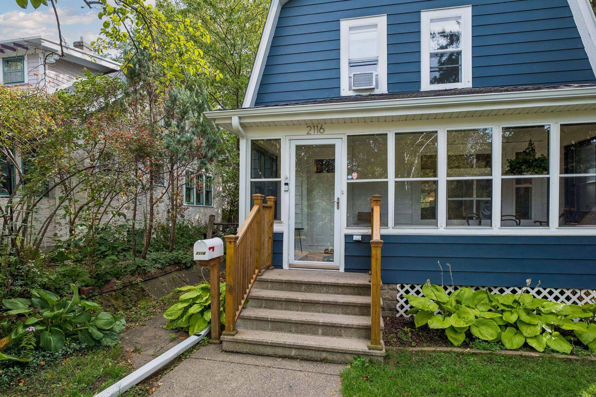 2116 Berkeley AVE, Saint Paul, MN 55105