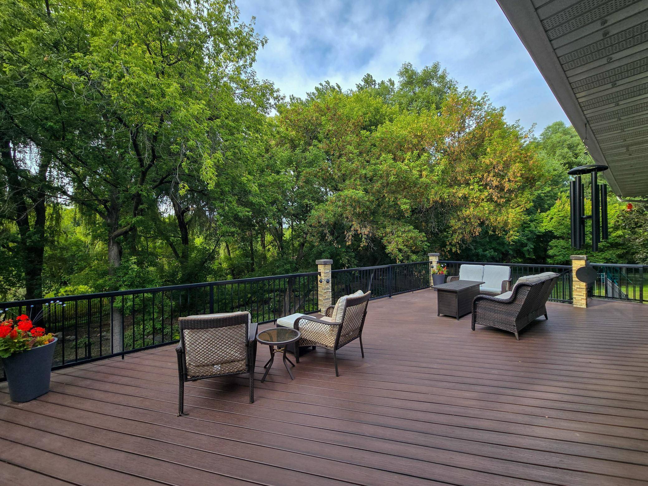 2580 Brinkhaus ST, Chaska, MN 55318