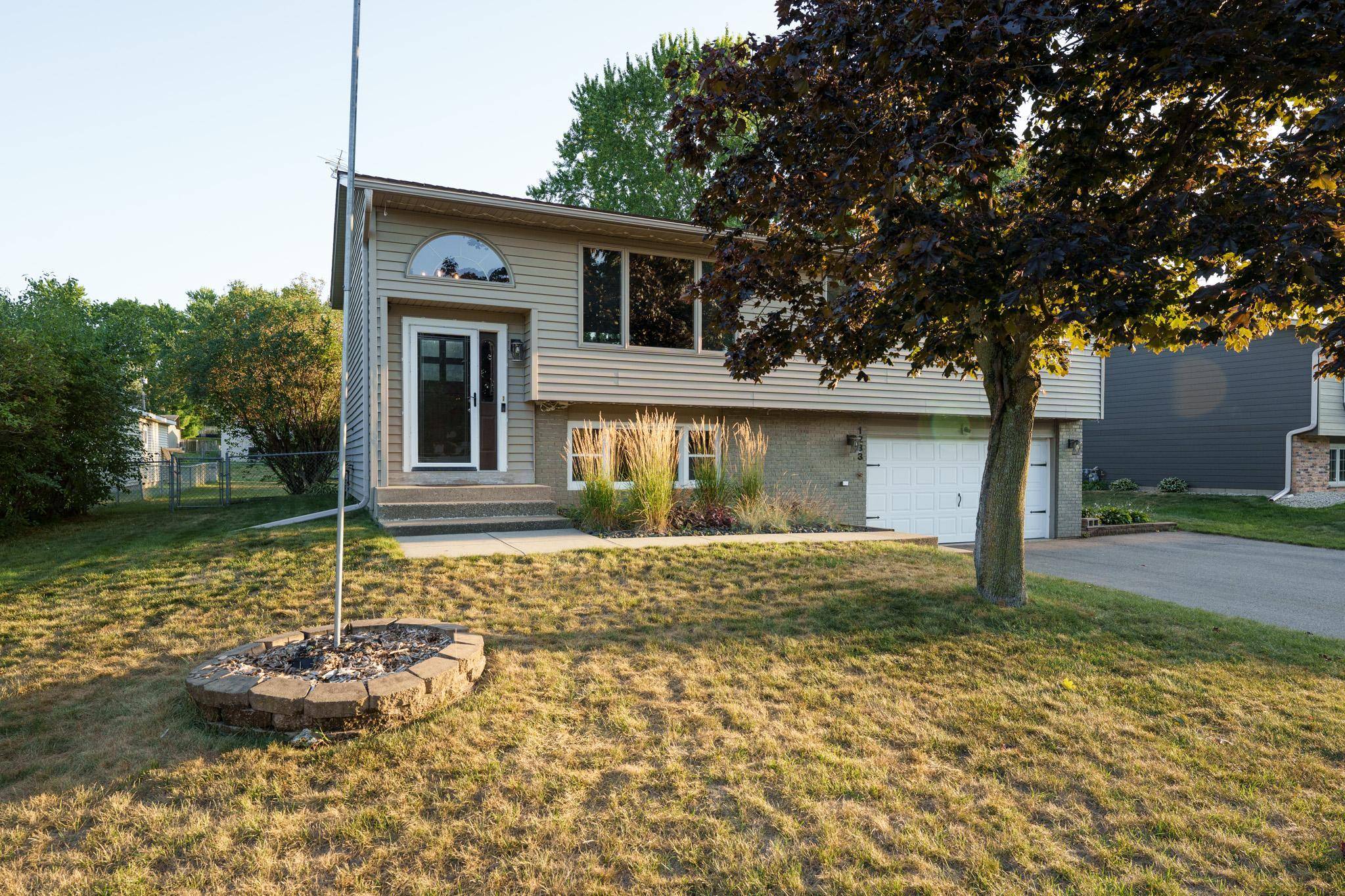 1233 View CT, Hastings, MN 55033