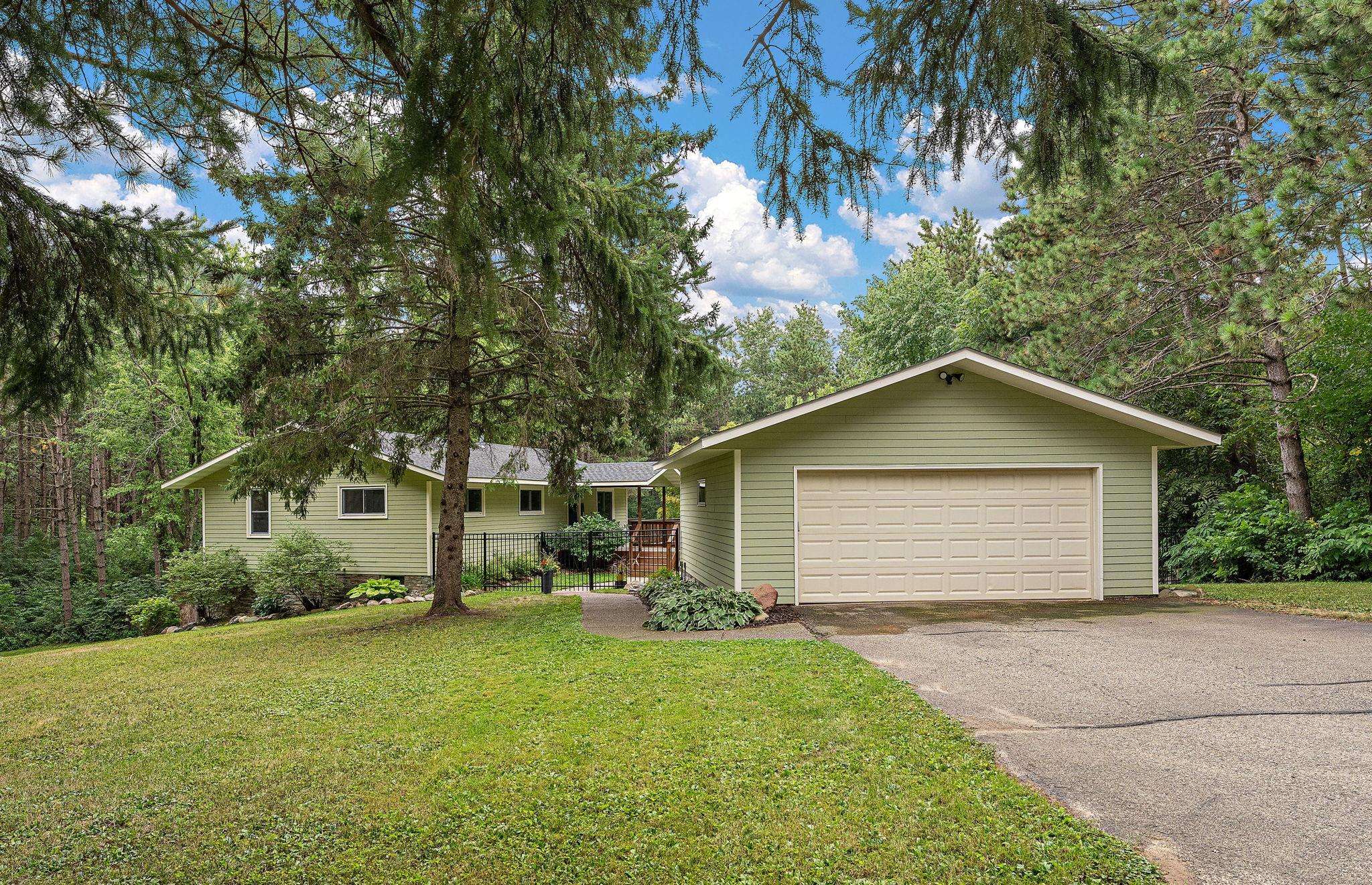 657 Perch Lake RD, Hudson, WI 54016