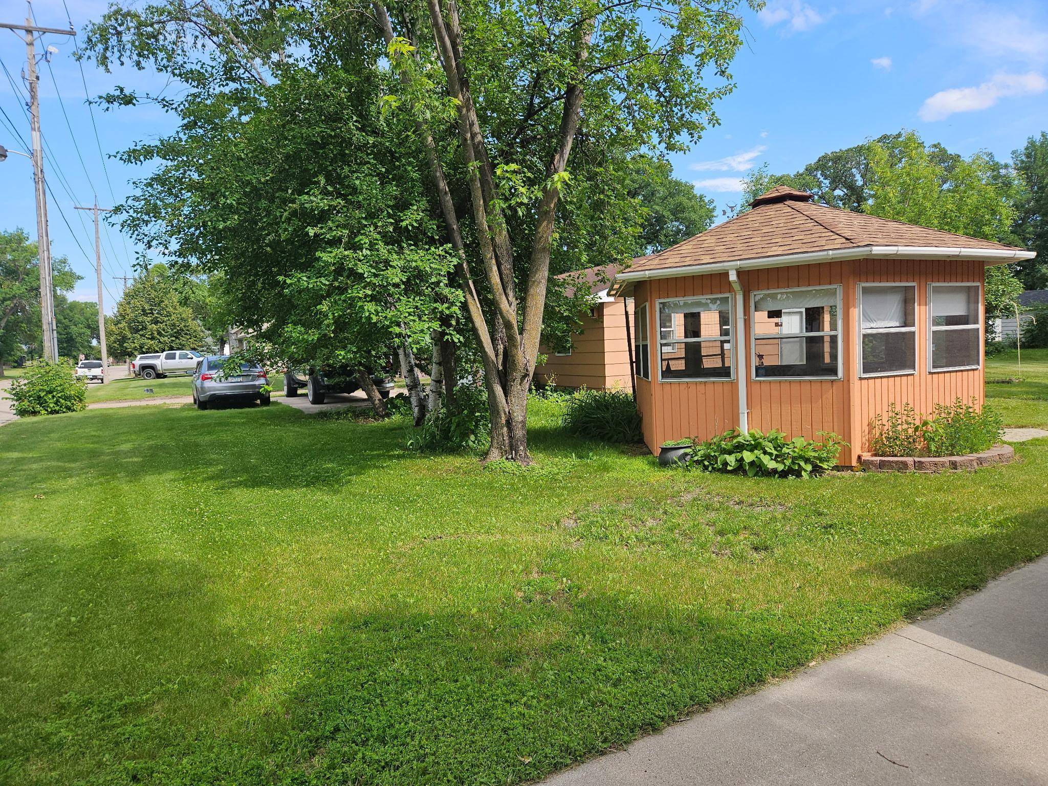 304 Arnold AVE S, Thief River Falls, MN 56701
