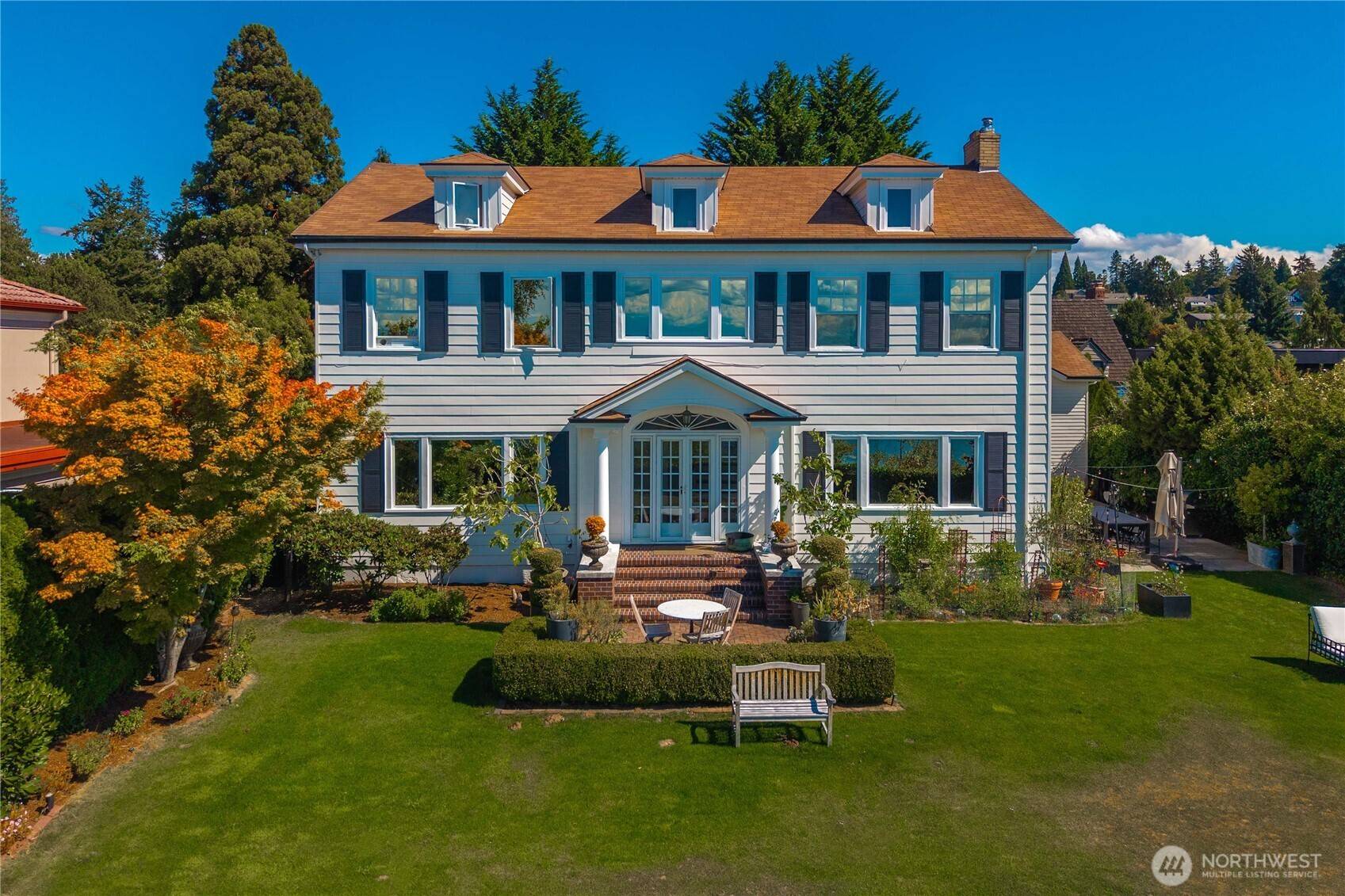 3233 Magnolia BLVD W, Seattle, WA 98119
