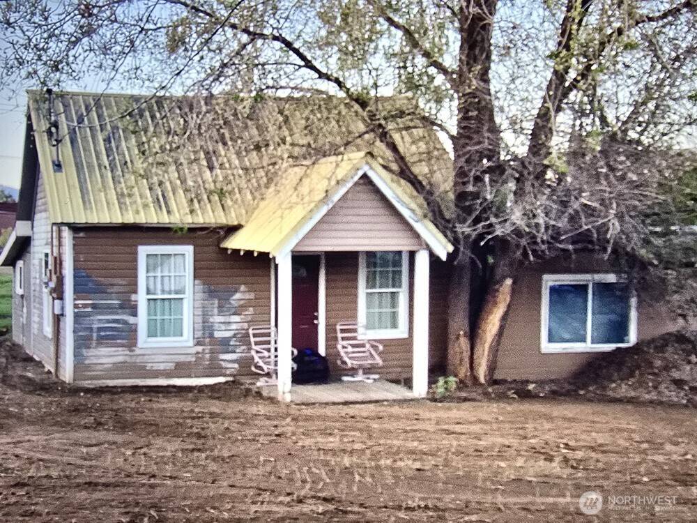 1322 4th ST, Wenatchee, WA 98801