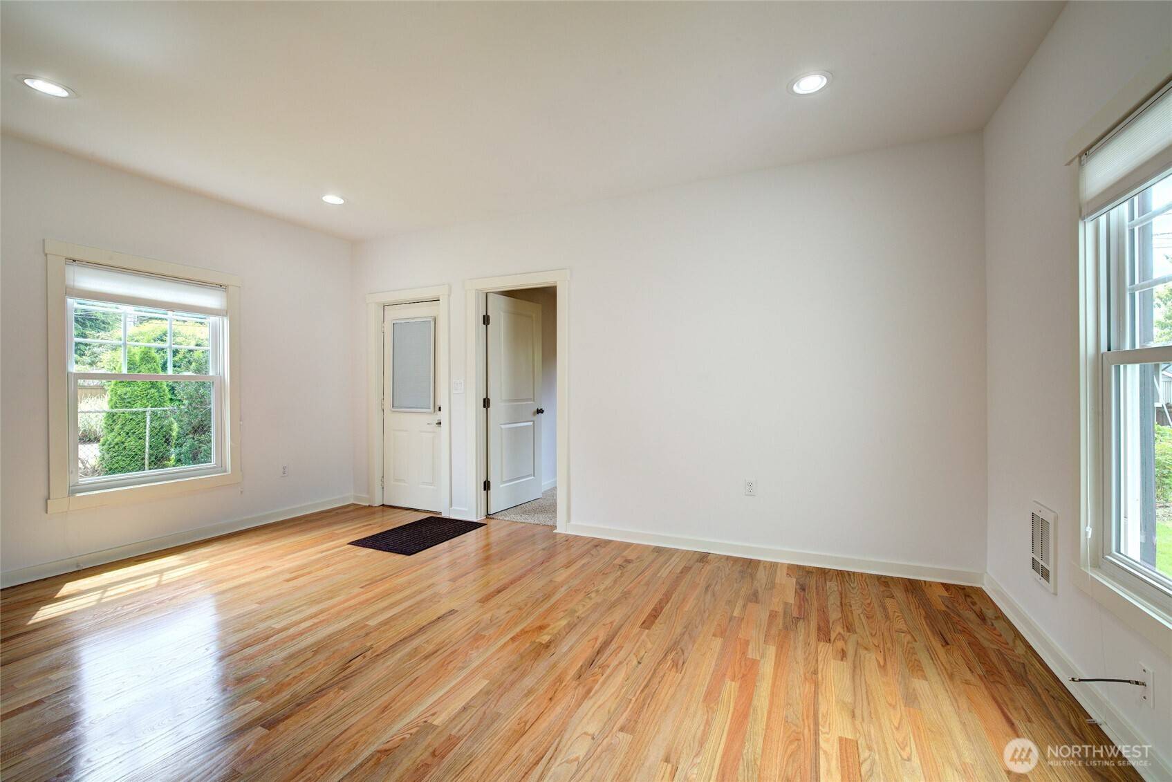 9234 36th AVE SW, Seattle, WA 98126