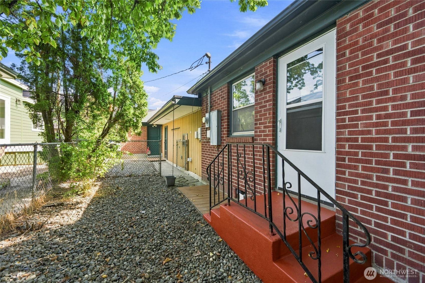 2216 Elizabeth ST, Bellingham, WA 98225