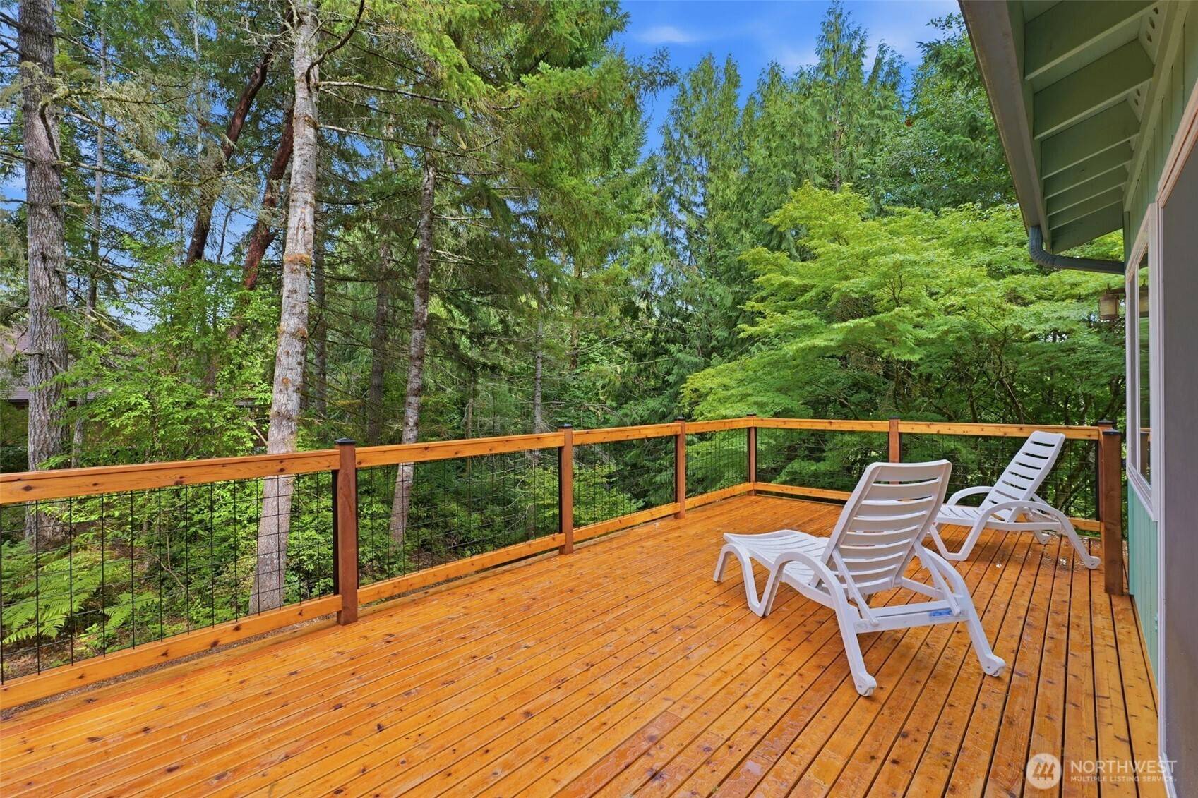 720 E Creekside DR, Belfair, WA 98528