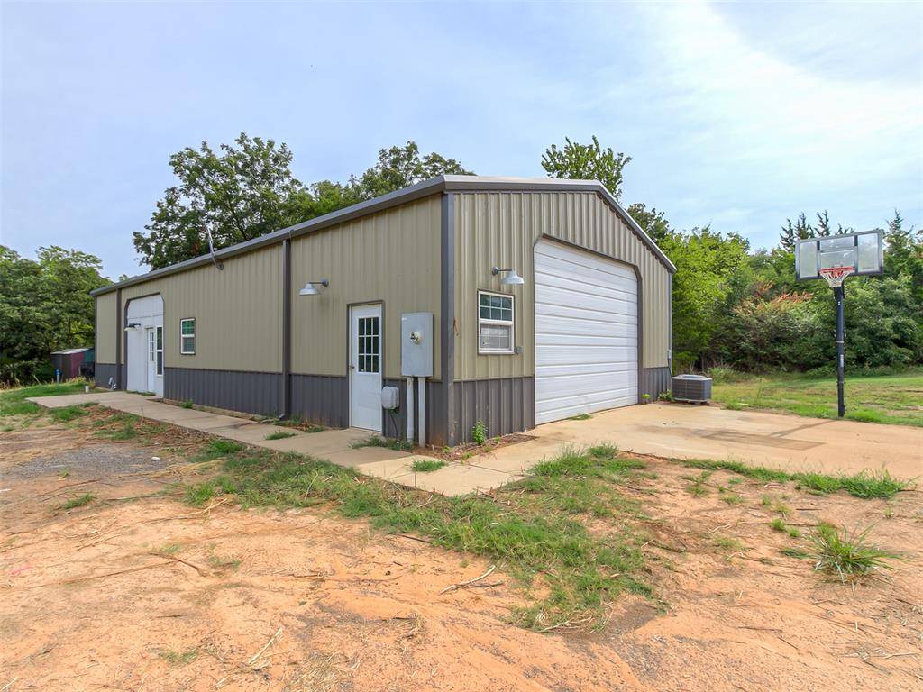 15705 Grant RD, Shawnee, OK 74801