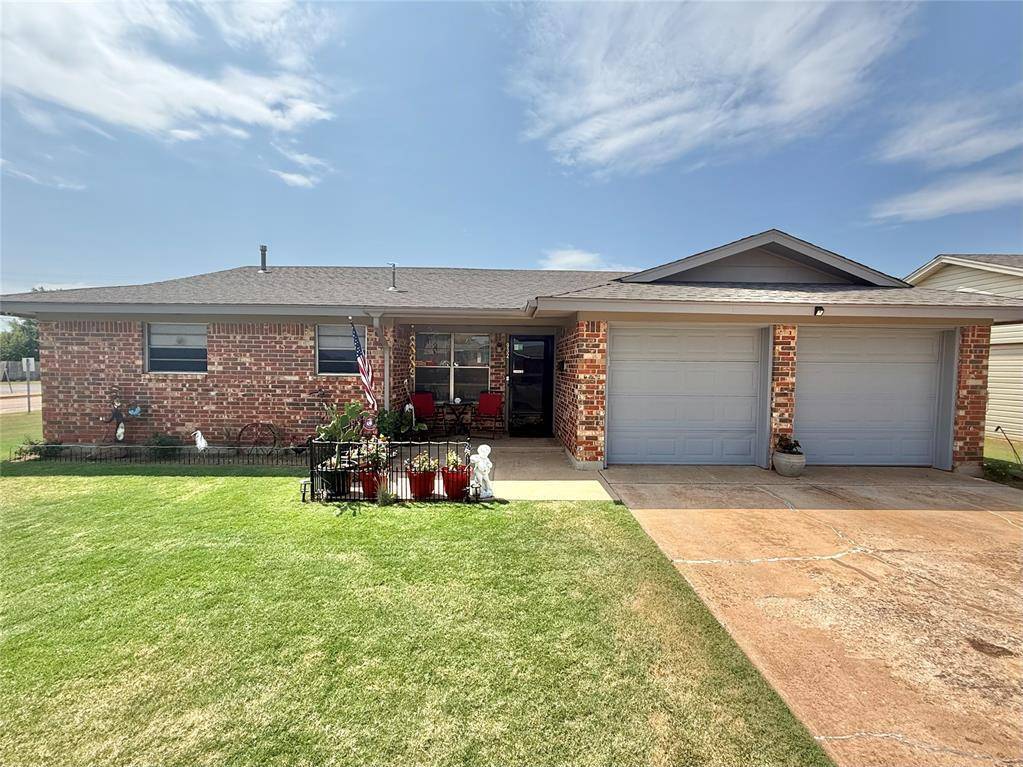 932 Hazel ST, Altus, OK 73521