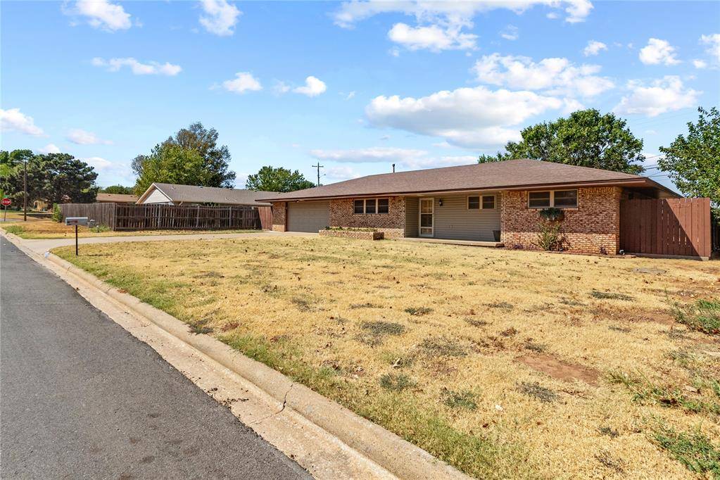 809 E Arlington AVE, Weatherford, OK 73096