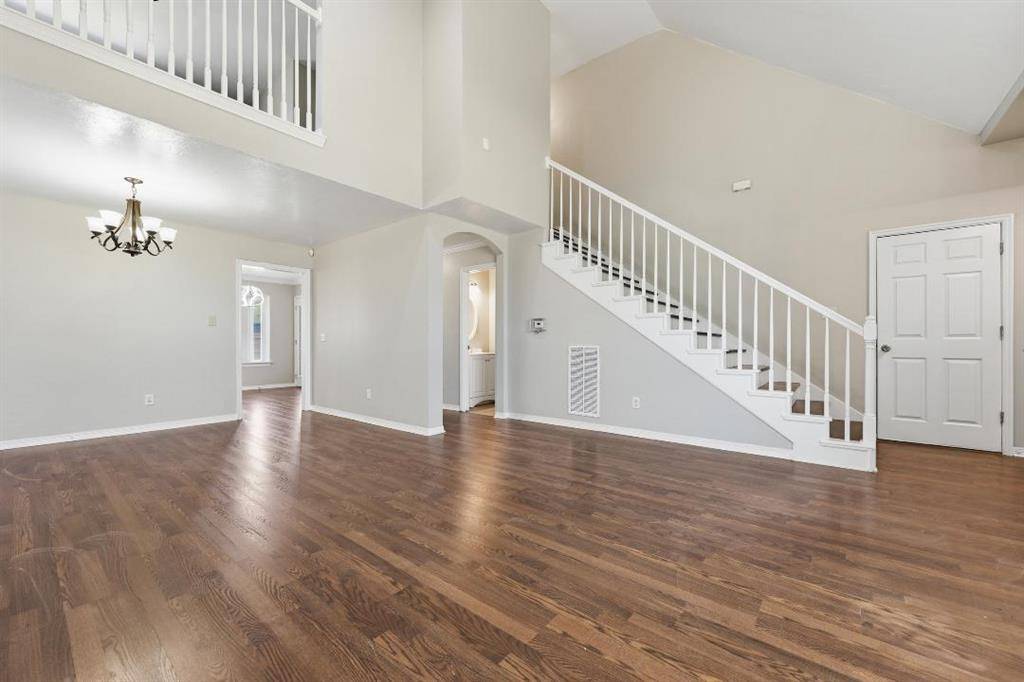 11613 SW 11th ST, Yukon, OK 73099
