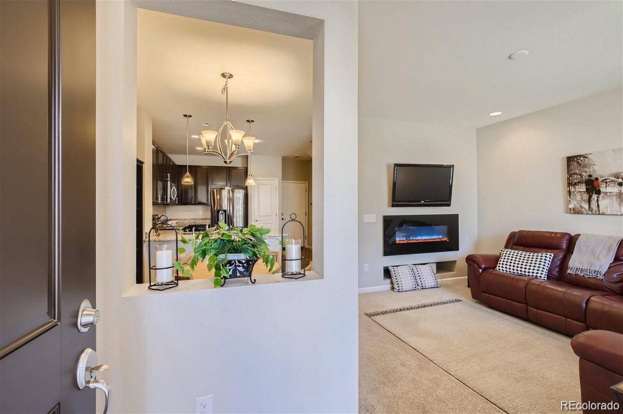 518 E Dry Creek PL, Littleton, CO 80122