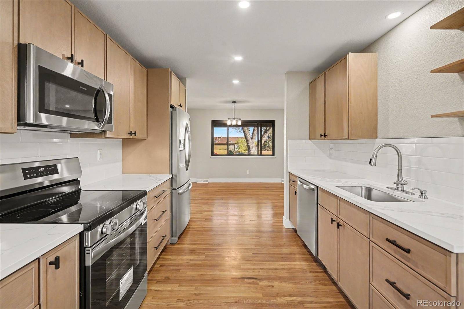 559 Elbert WAY, Denver, CO 80221