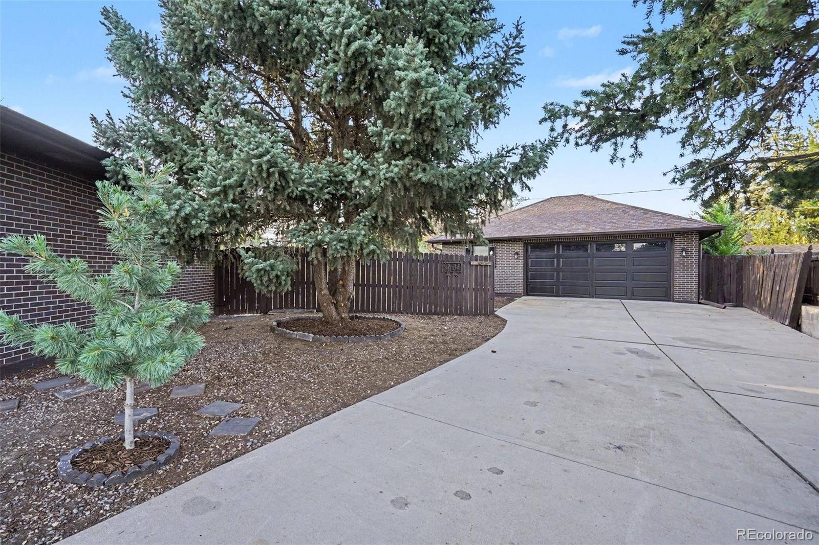 559 Elbert WAY, Denver, CO 80221