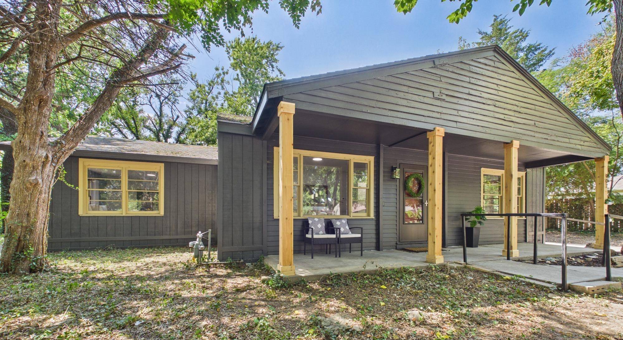 907 N Flora St, Wichita, KS 67212
