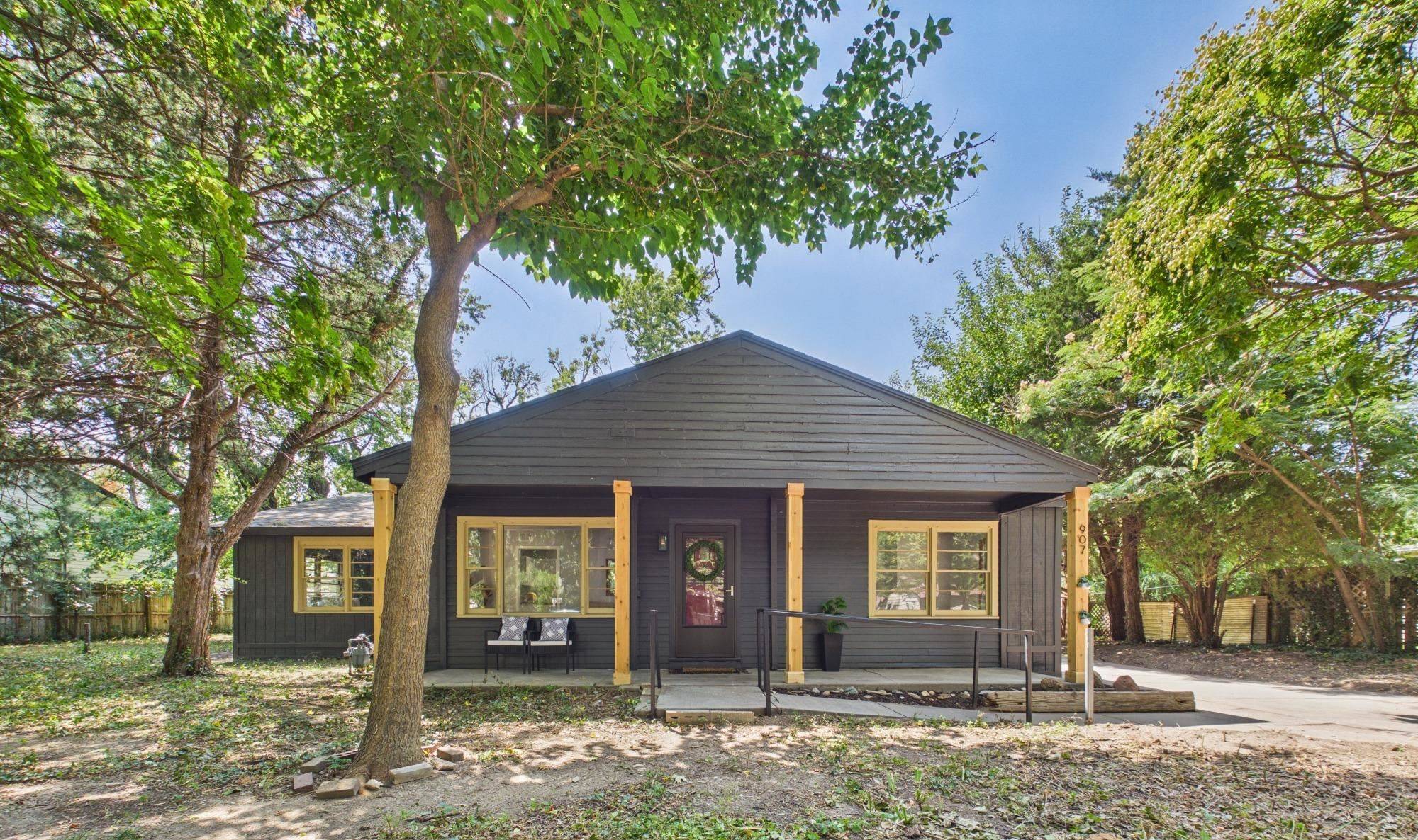 907 N Flora St, Wichita, KS 67212