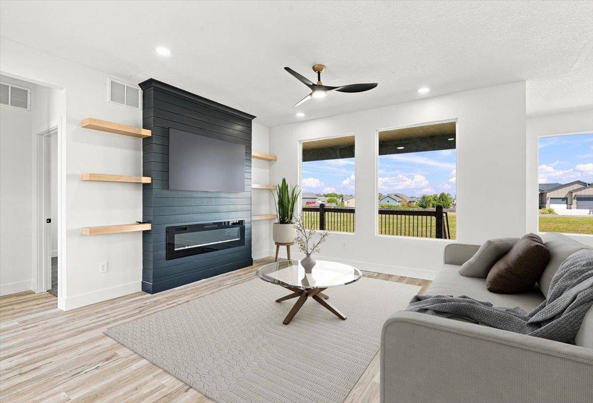 2904 E Sunnyslope St, Park City, KS 67219