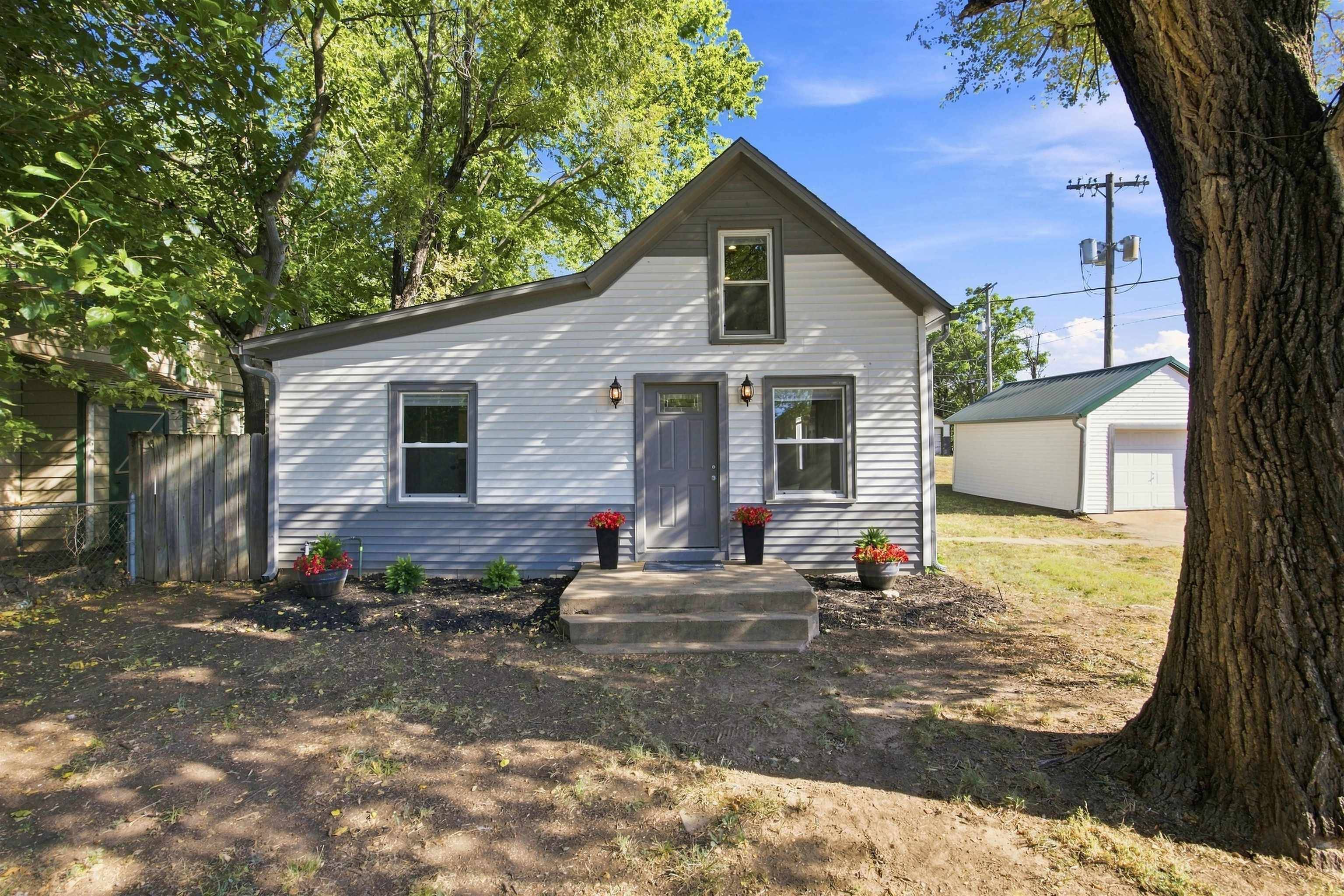 332 Gregg, Augusta, KS 67010