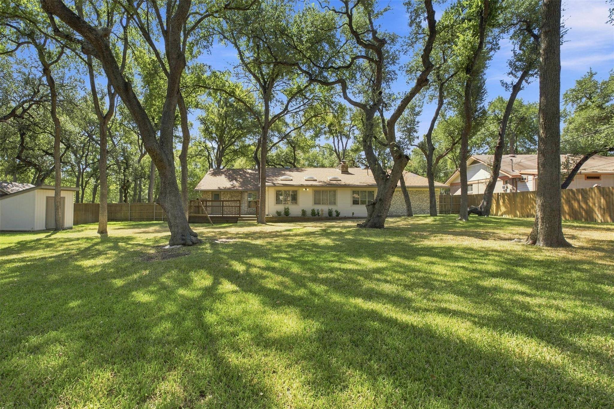 9202 Shady Oaks DR, Austin, TX 78729