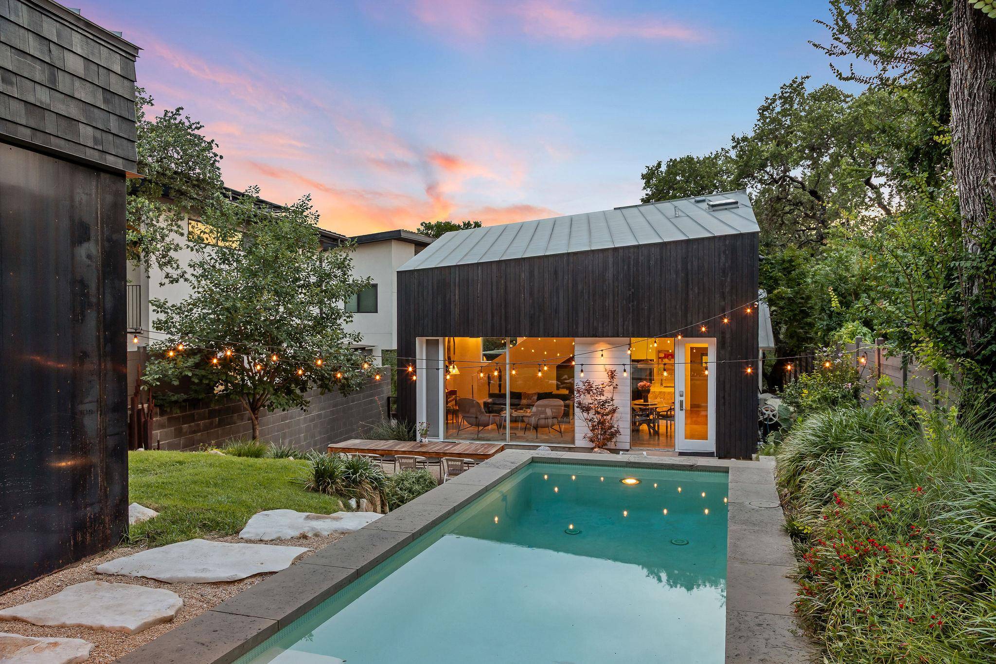 1303 1/2 Hillside Ave, Austin, TX 78704