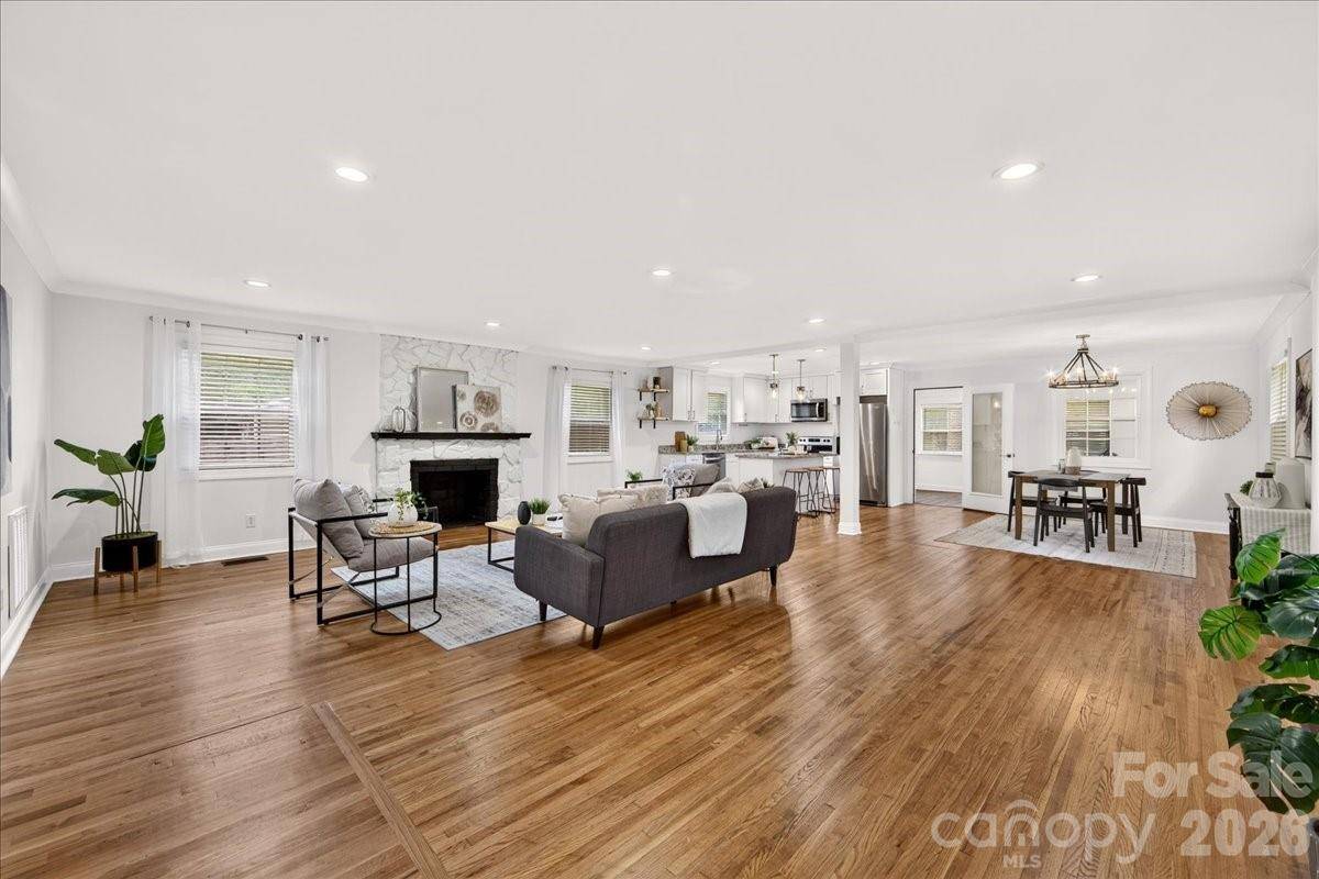 8000 Lawyers RD, Charlotte, NC 28227