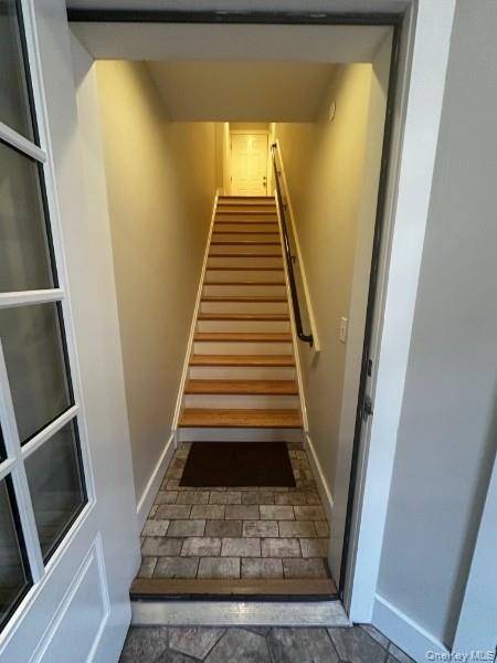 12 Main ST #2F, Warwick, NY 10990