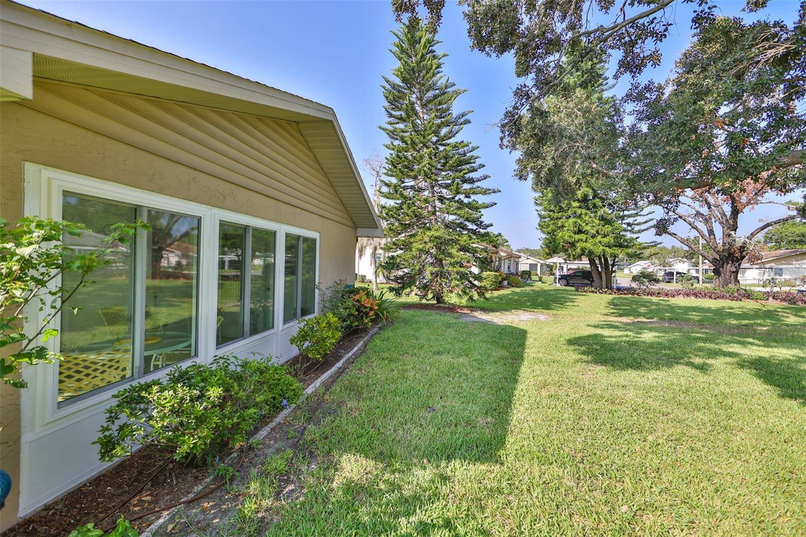 1904 CANTERBURY LN #26, Sun City Center, FL 33573