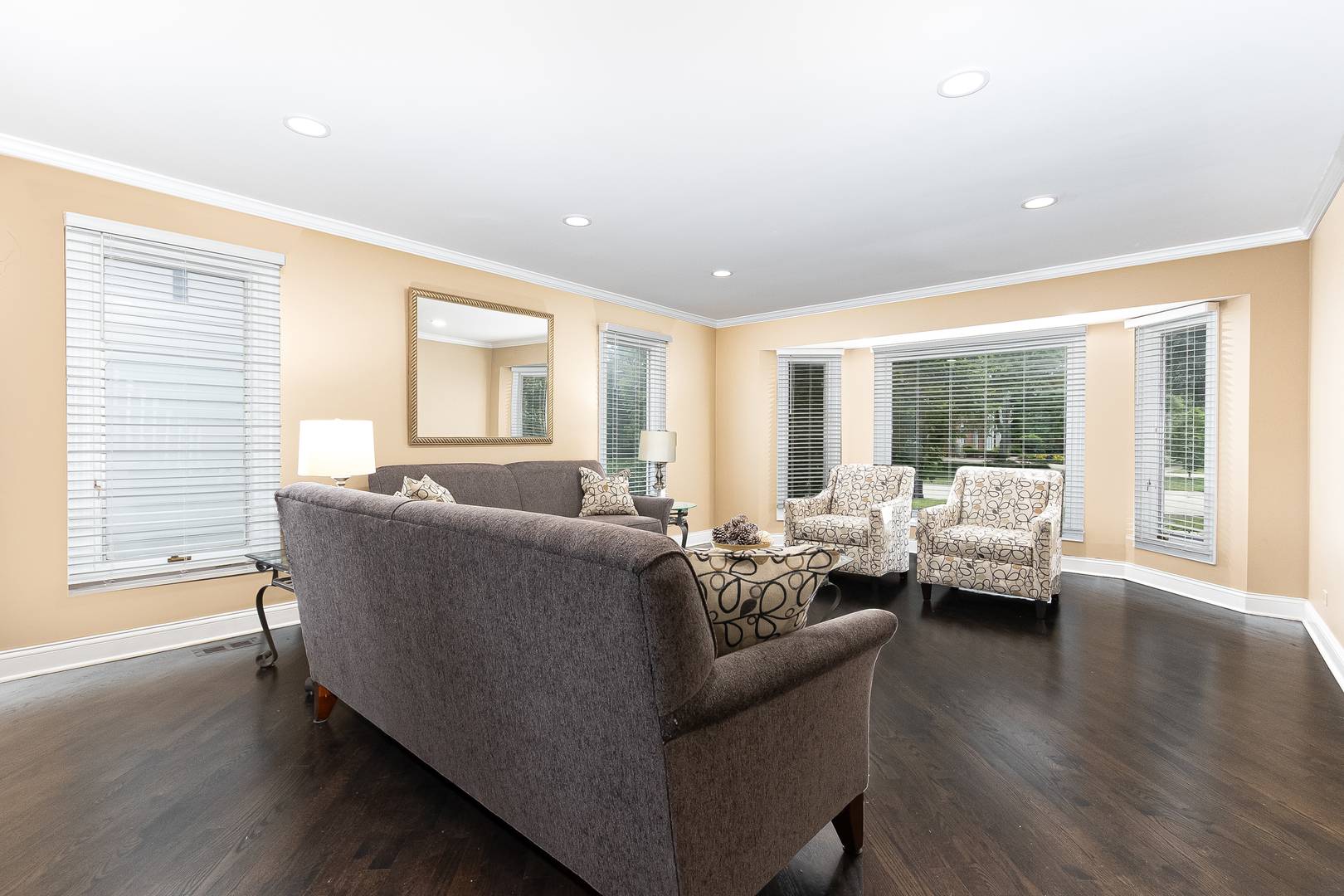 4072 Broadmoor CIR, Naperville, IL 60564