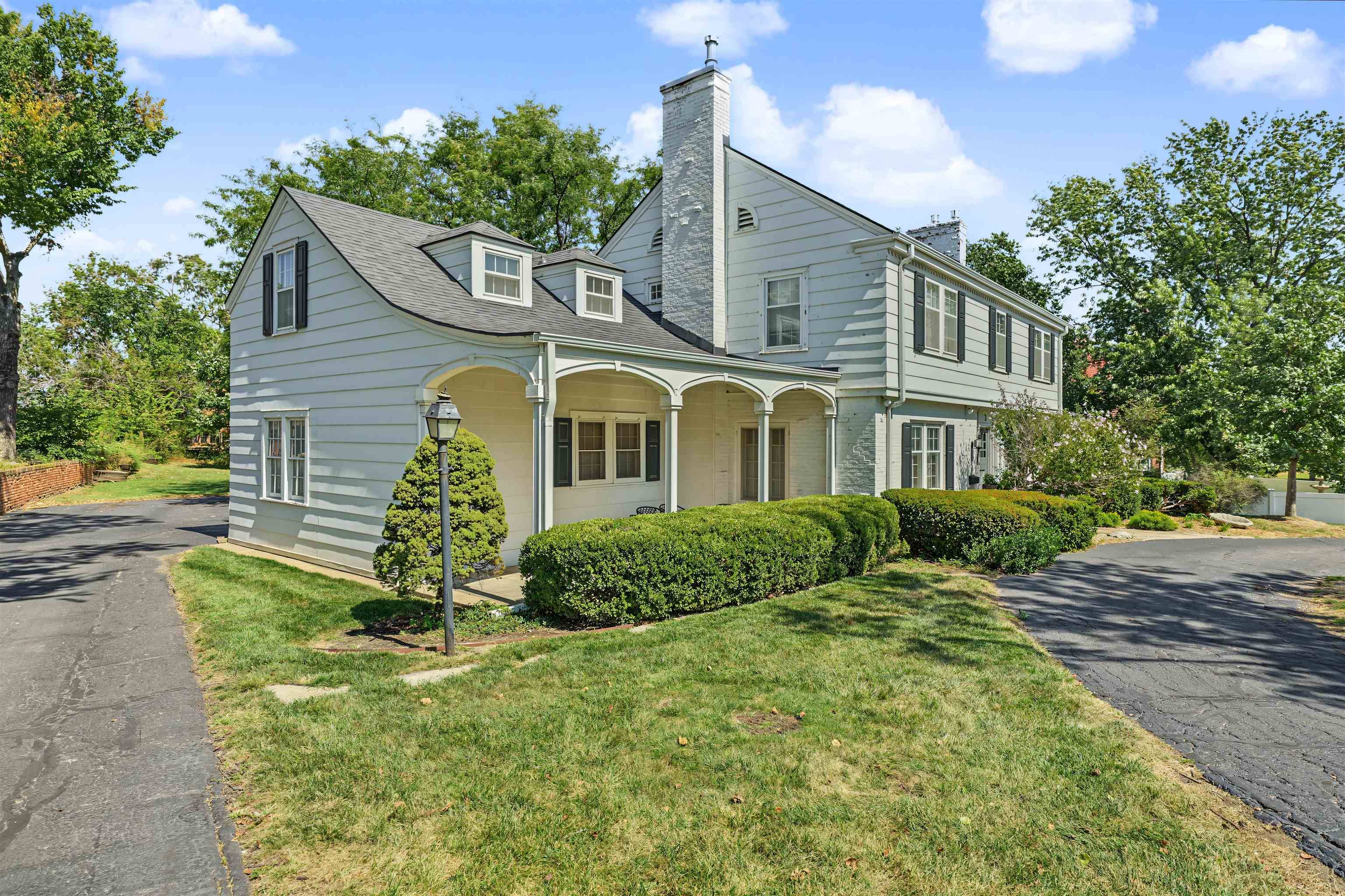 3 Crestview Dr, Salina, KS 67401