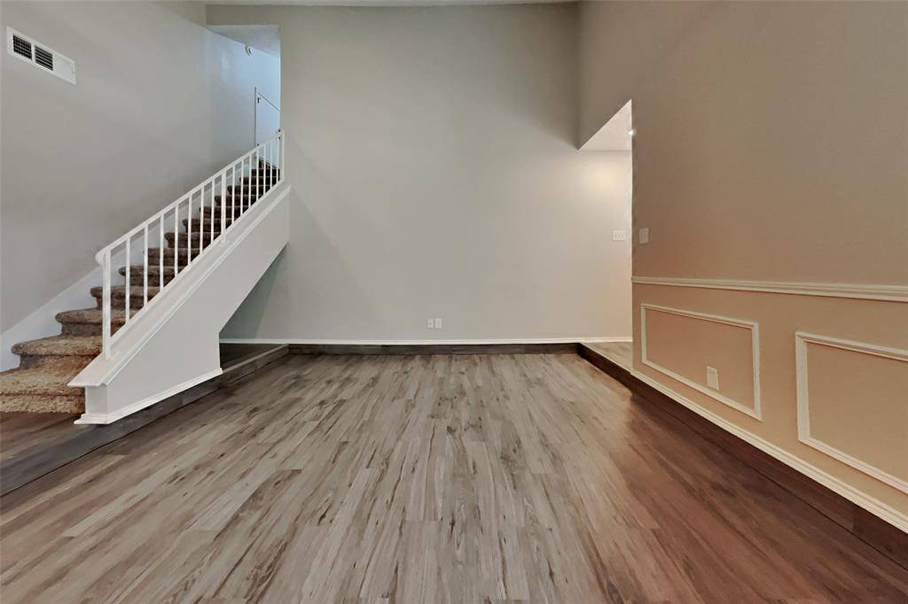 6011 Parkmeadow Drive, Arlington, TX 76018