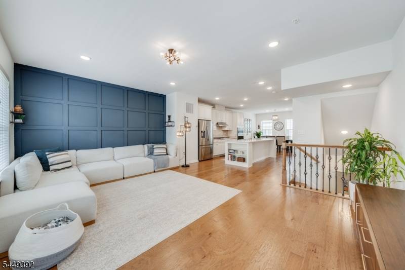 13 Braeburn Ct, Livingston Twp., NJ 07039