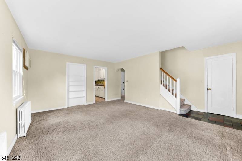 30 Pequannock Ave, Pompton Lakes Boro, NJ 07442