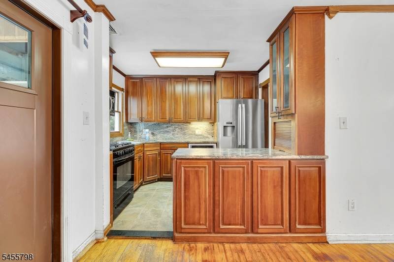 180 Mohawk Dr, Cranford Twp., NJ 07016