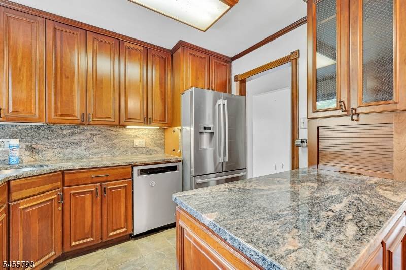 180 Mohawk Dr, Cranford Twp., NJ 07016