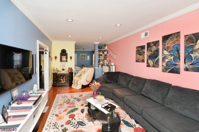 61 Bergen Ave, Clifton City, NJ 07011