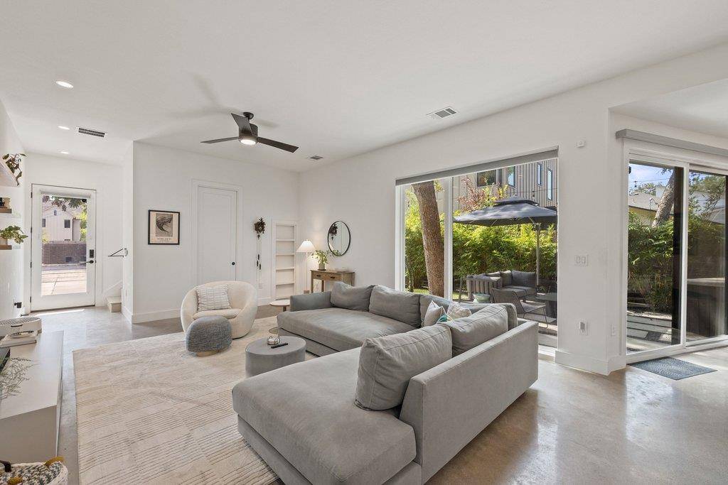 625 Tillery ST #B, Austin, TX 78702
