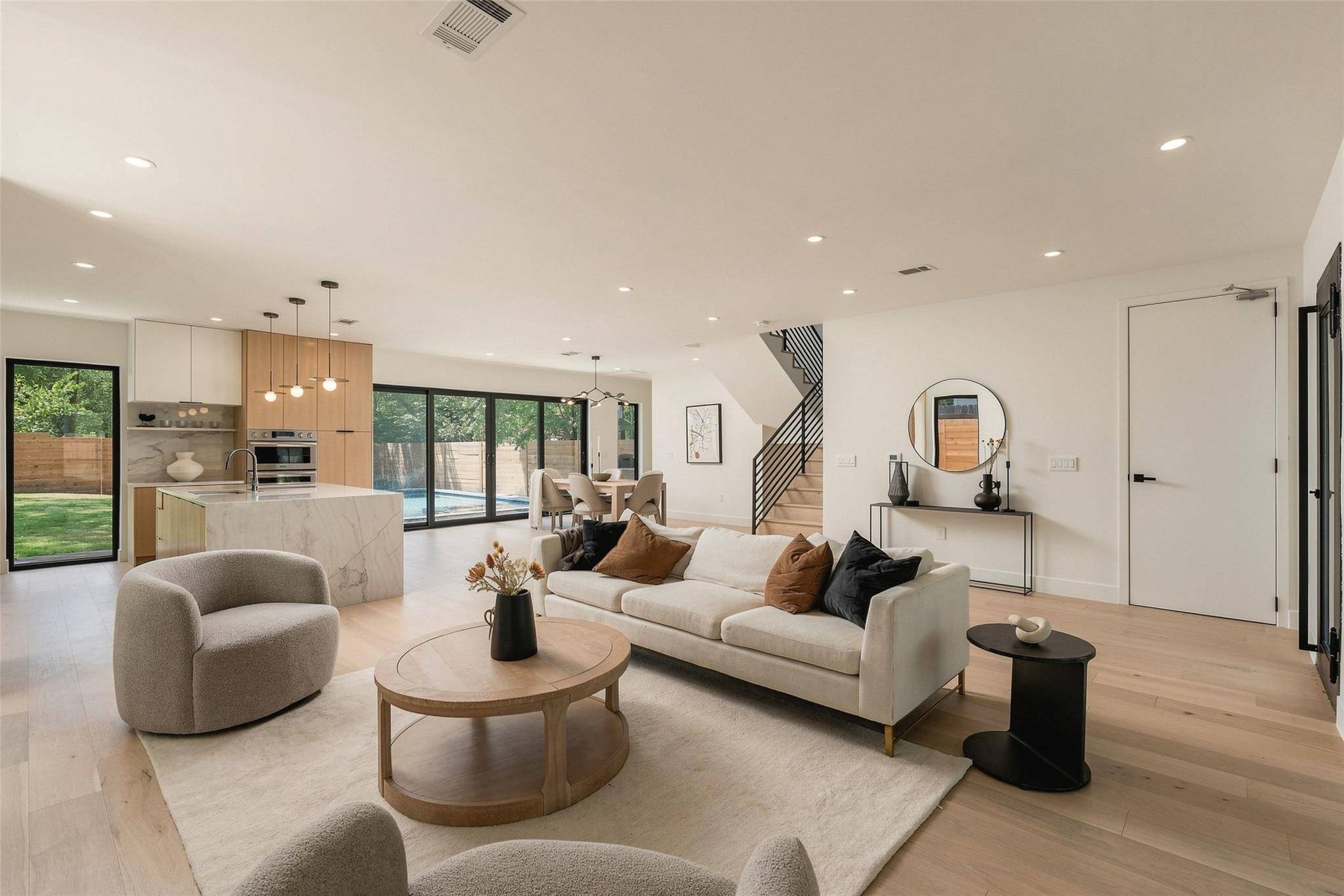 1005 W Johanna ST, Austin, TX 78704