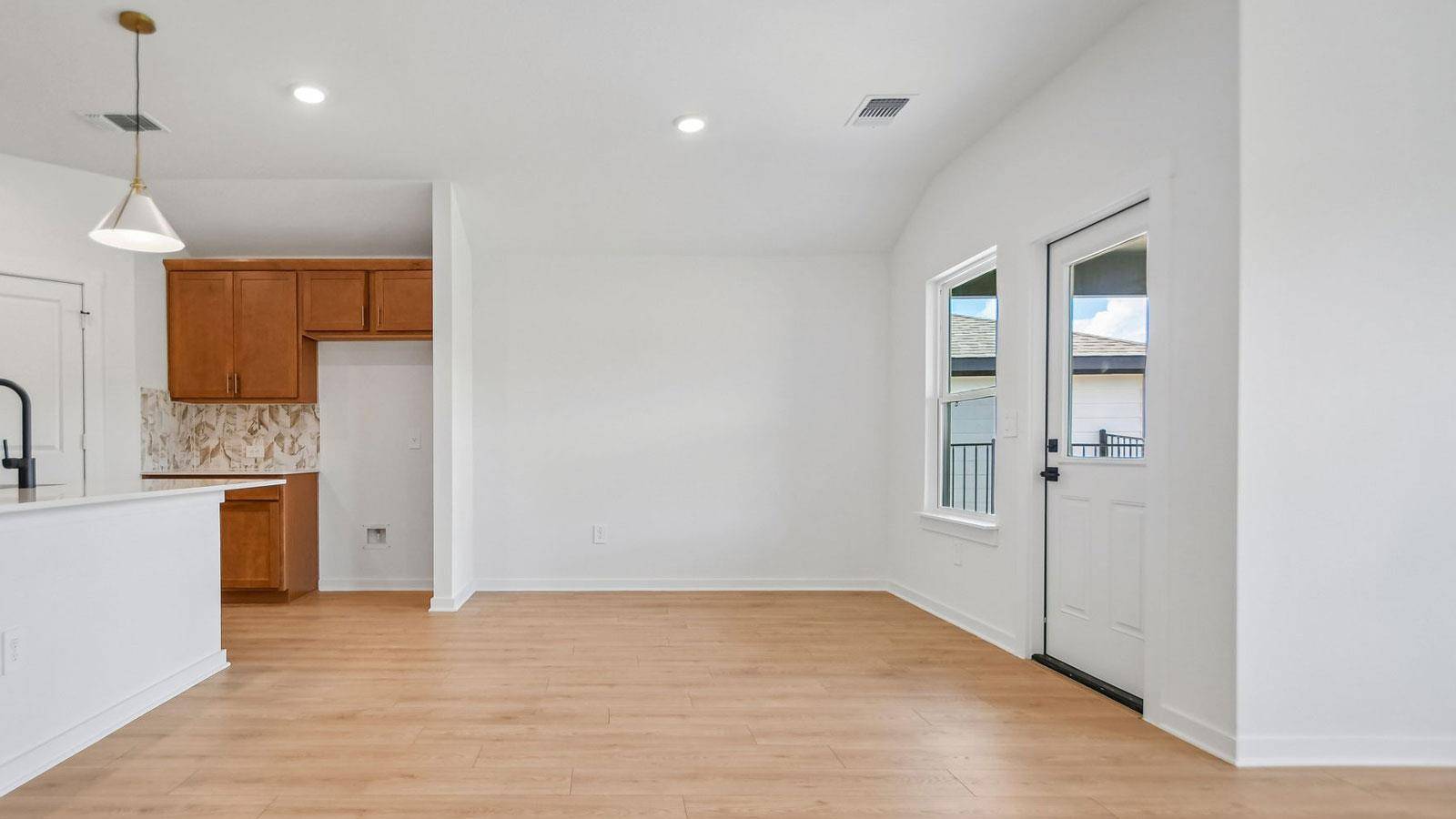 9421 Buckstitch Saddle DR, Austin, TX 78724