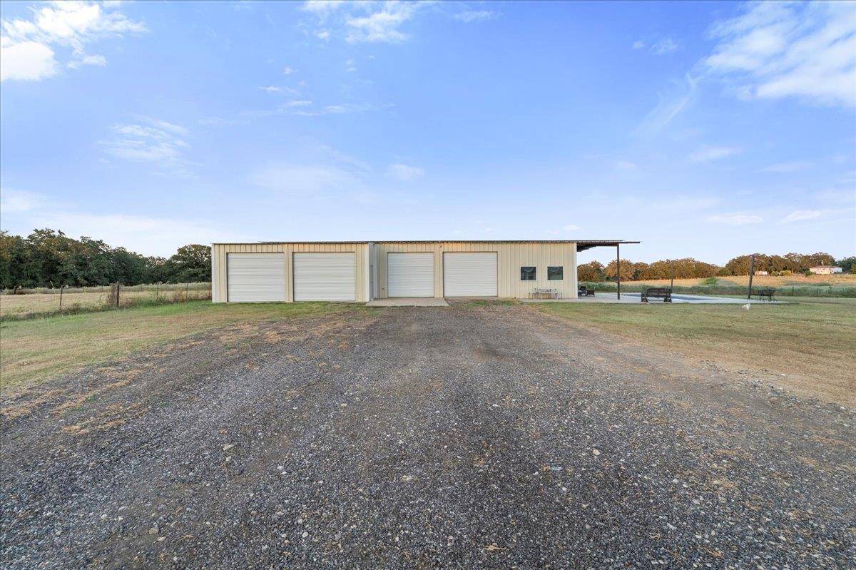 972 County Road 335, Rockdale, TX 76567