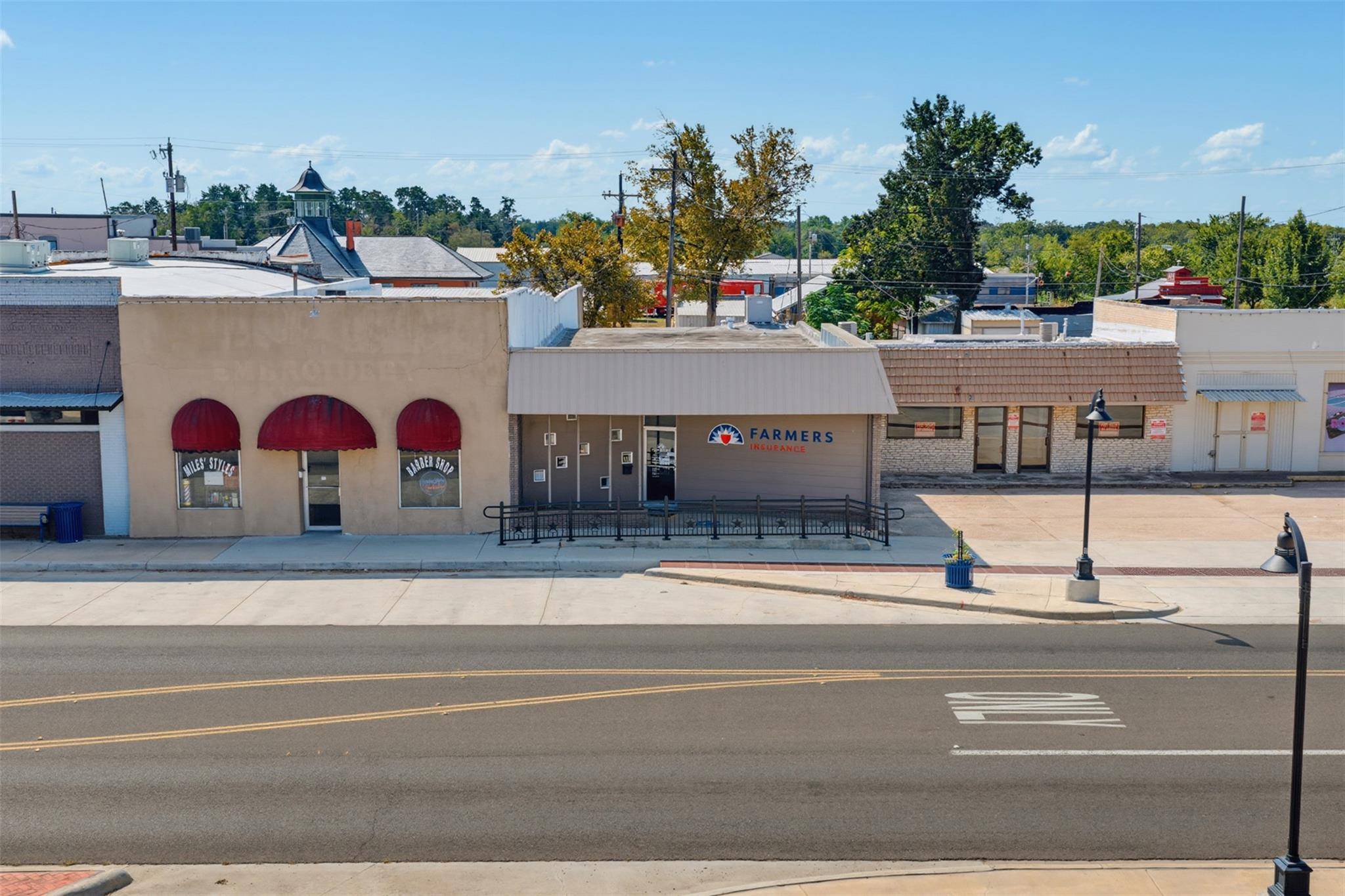 123 W Cameron Ave, Rockdale, TX 76567