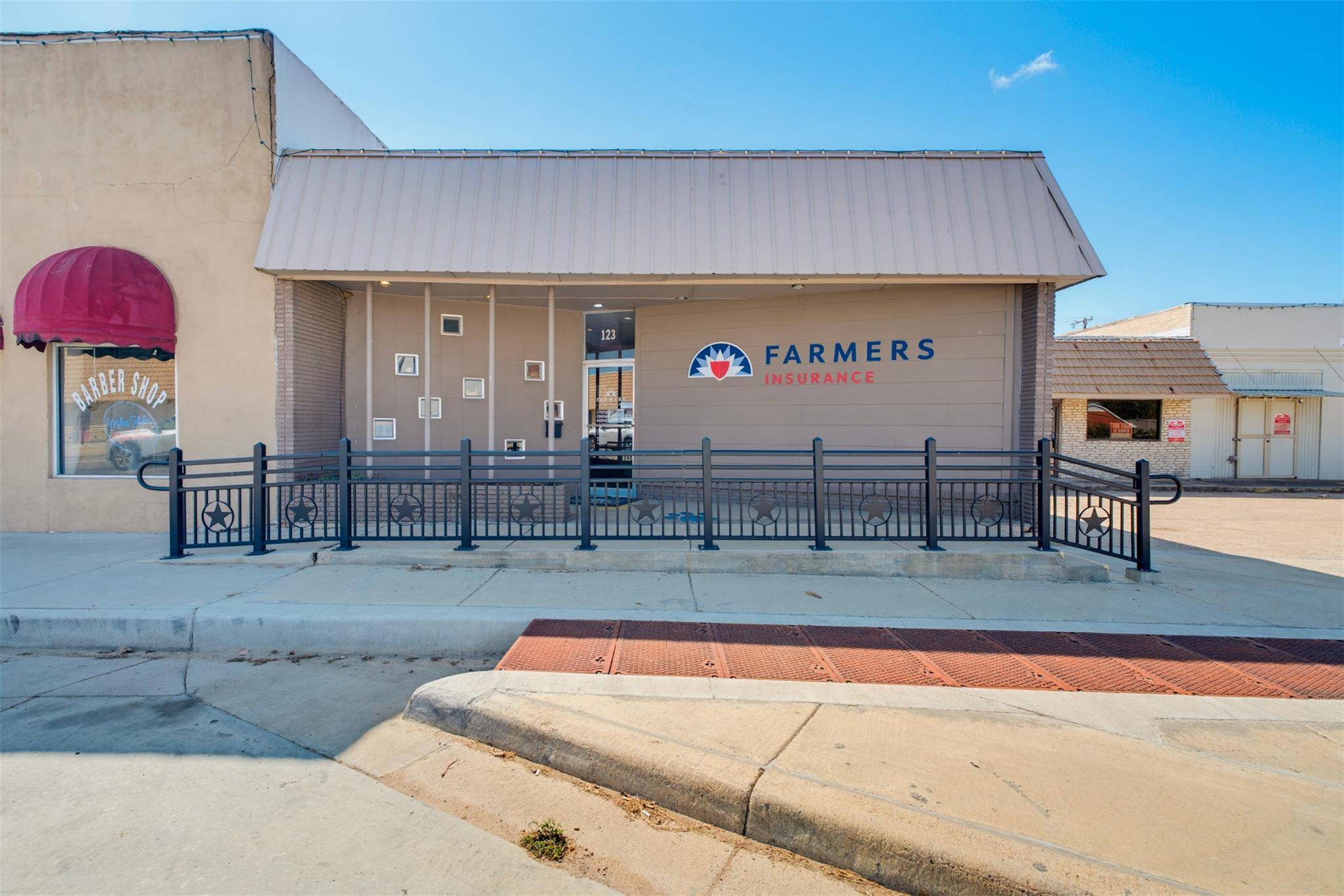 123 W Cameron Ave, Rockdale, TX 76567